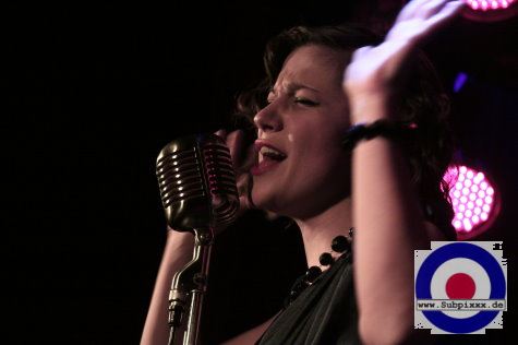 Billie and The Kids (HR) Swing It Again Baby - McCormacks Ballroom, Leipzig 03. Dezember 2010 (20).JPG